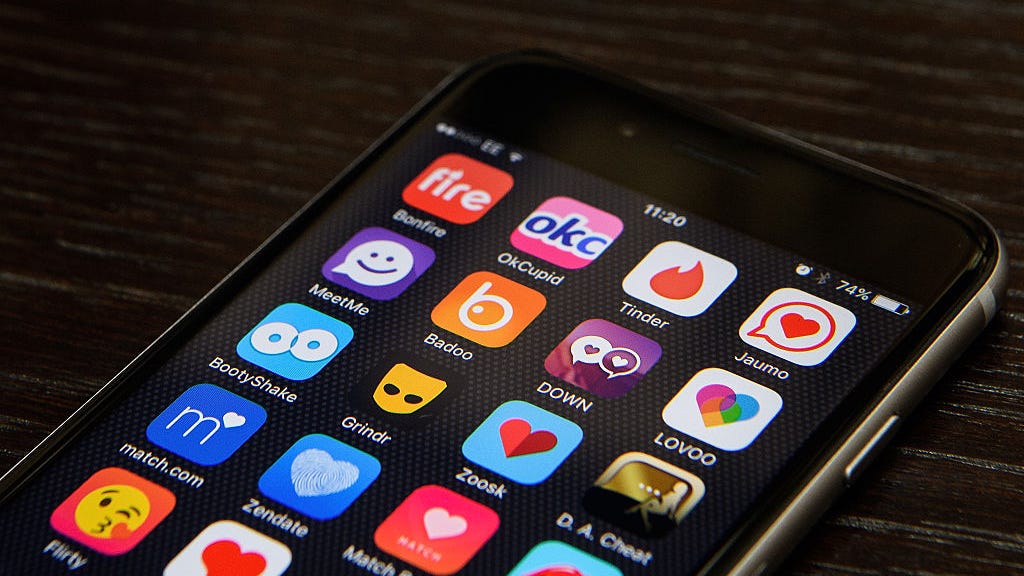 Popular dating apps to offer badges indicating vaccination status