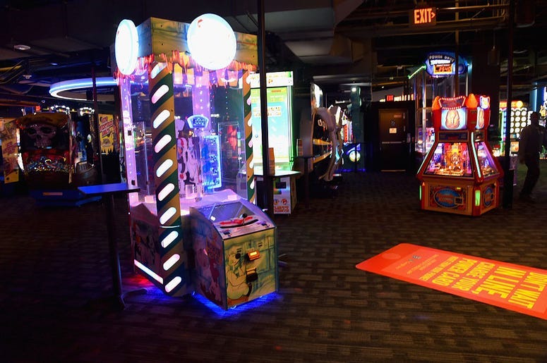 Dave & Busters