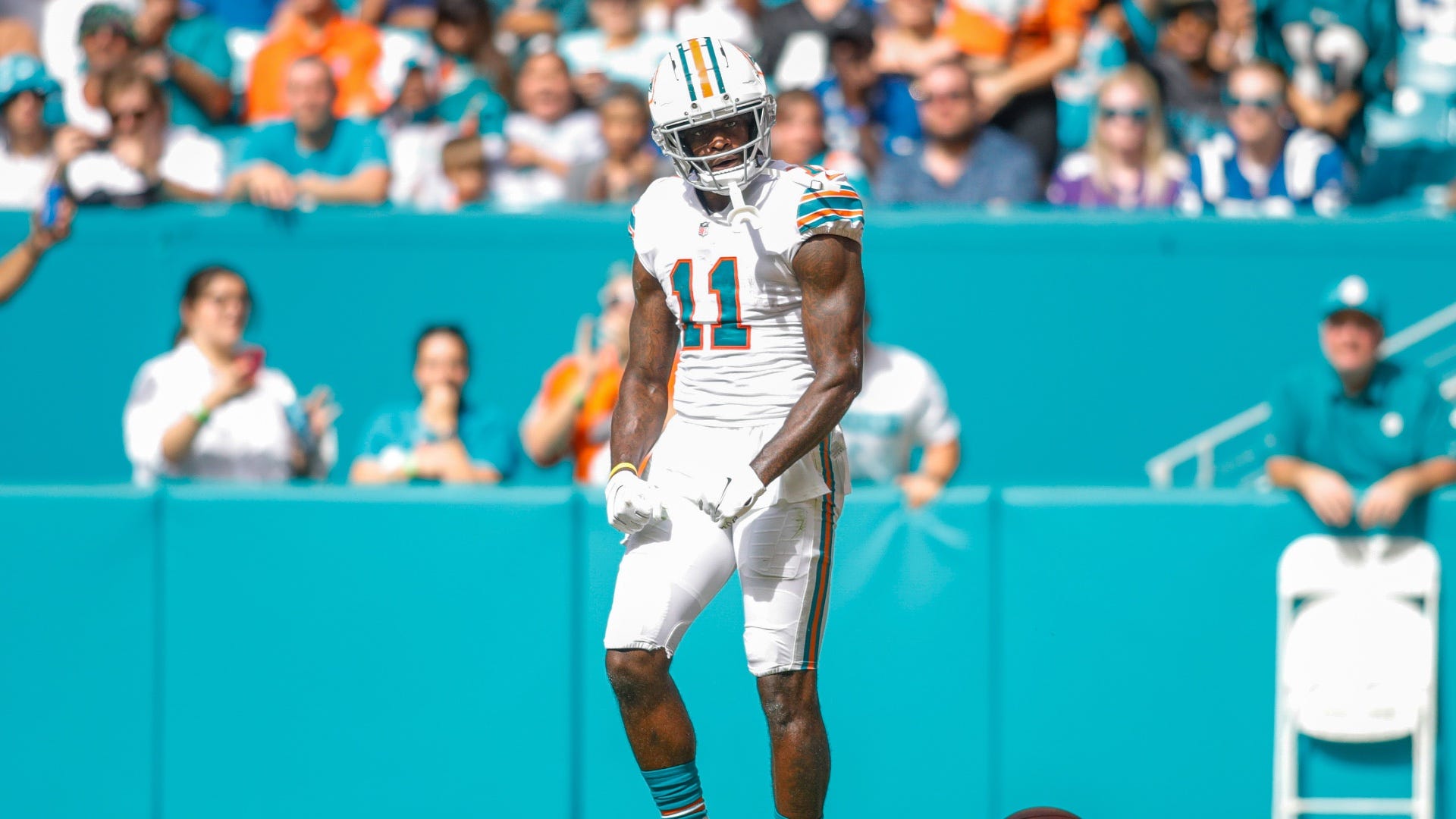 Eagles should target DeVante Parker; be buyers at NFL Trade Deadline