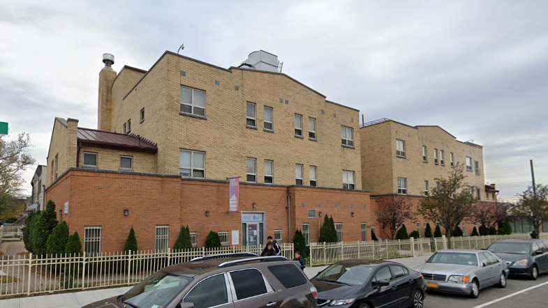 Woman found dead at Brooklyn health center, reportedly with bag over head