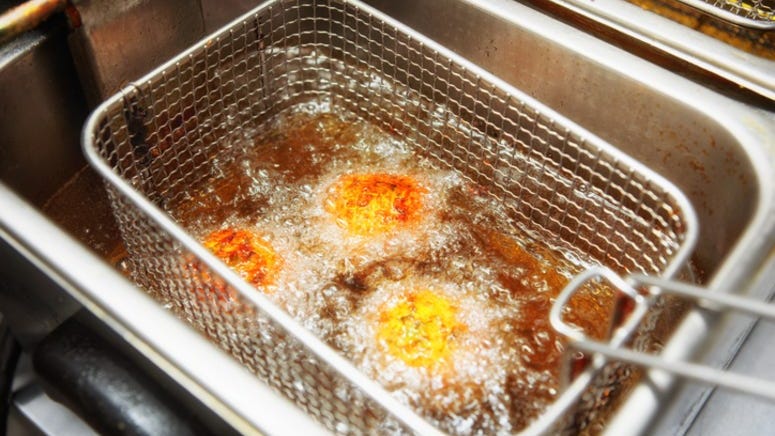 Latest cooking trend has people attempting to make fried water at home