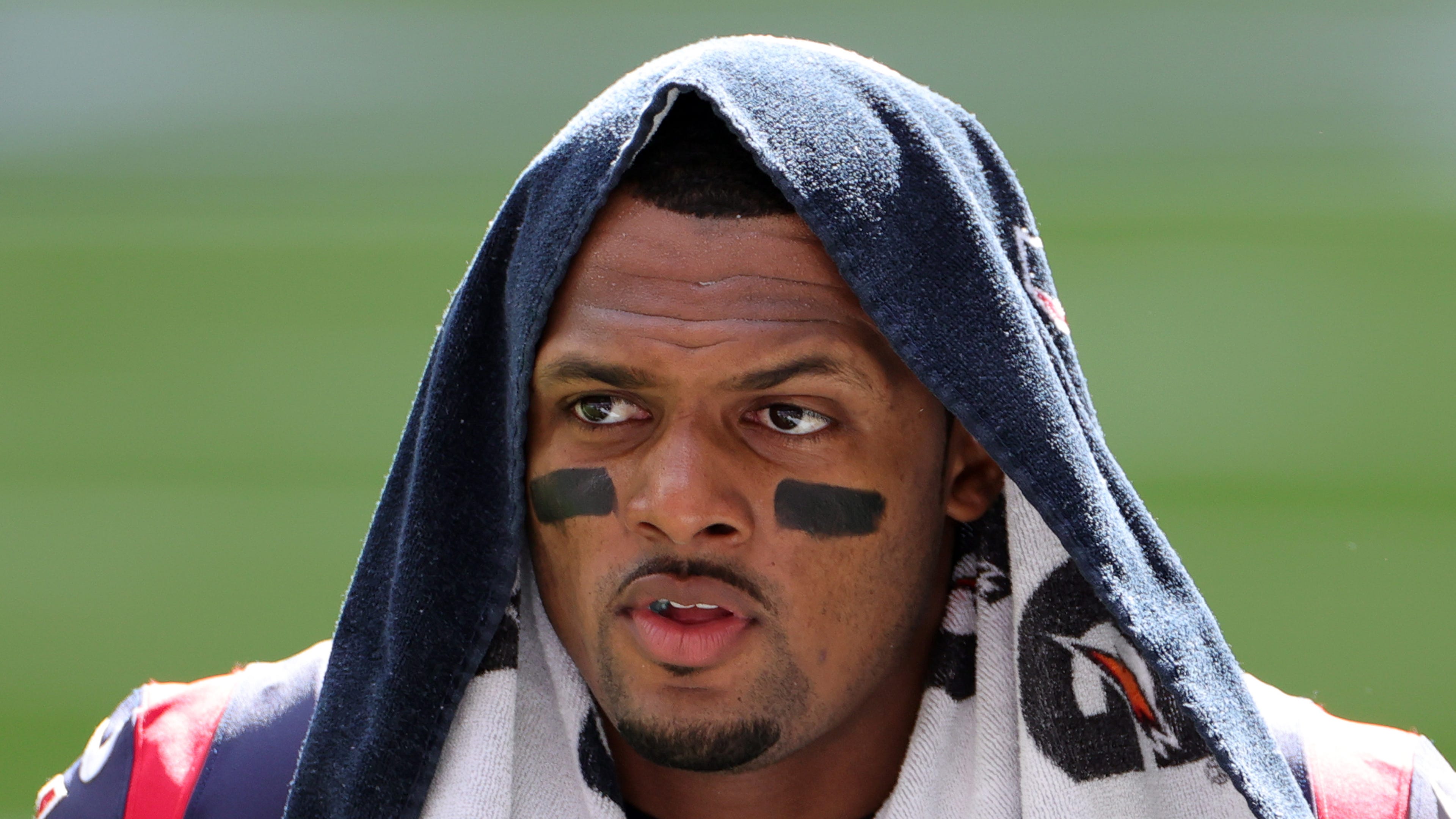 Commanders odds-on favorites to land Deshaun Watson in 2022