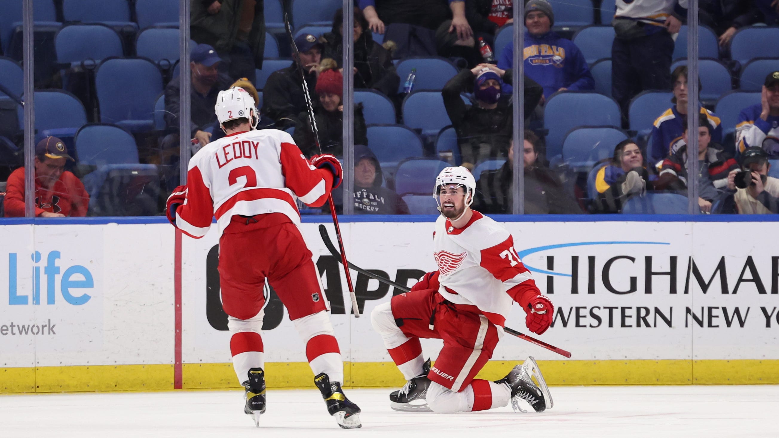 Hamilton: Sabres blow another two-goal lead, lose to Detroit