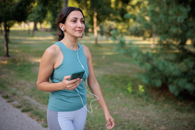 How to Digitally Detox Without Logging Off | Bee Well