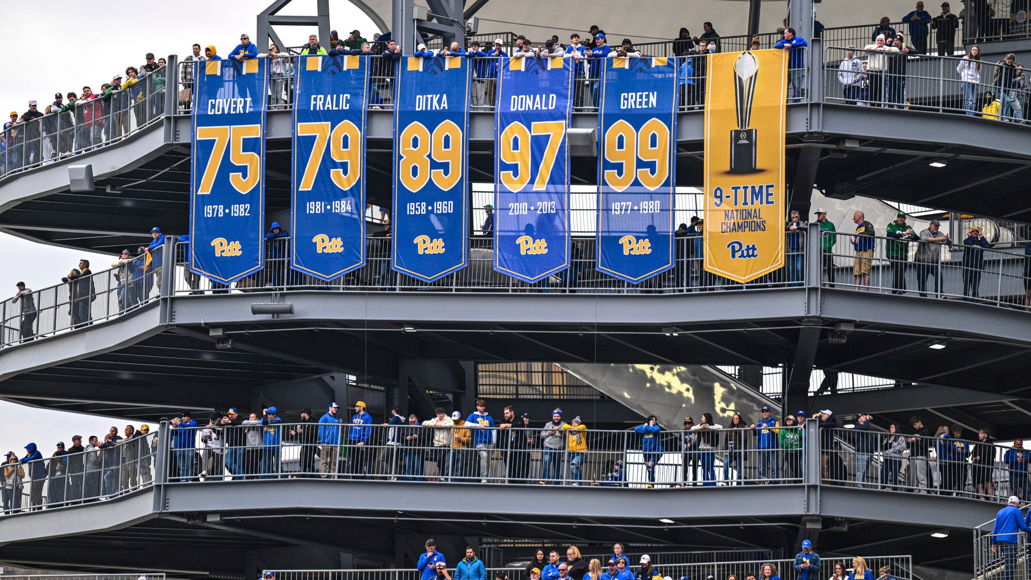 Surreal for Aaron Donald to be legendary status at Pitt