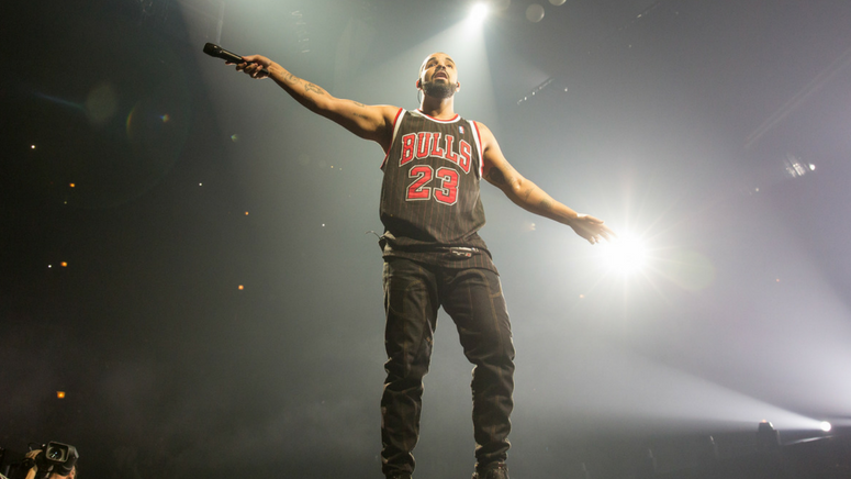 This Stripped-Down Video of Drake Singing Backstage Will Put You in Your Feelings
