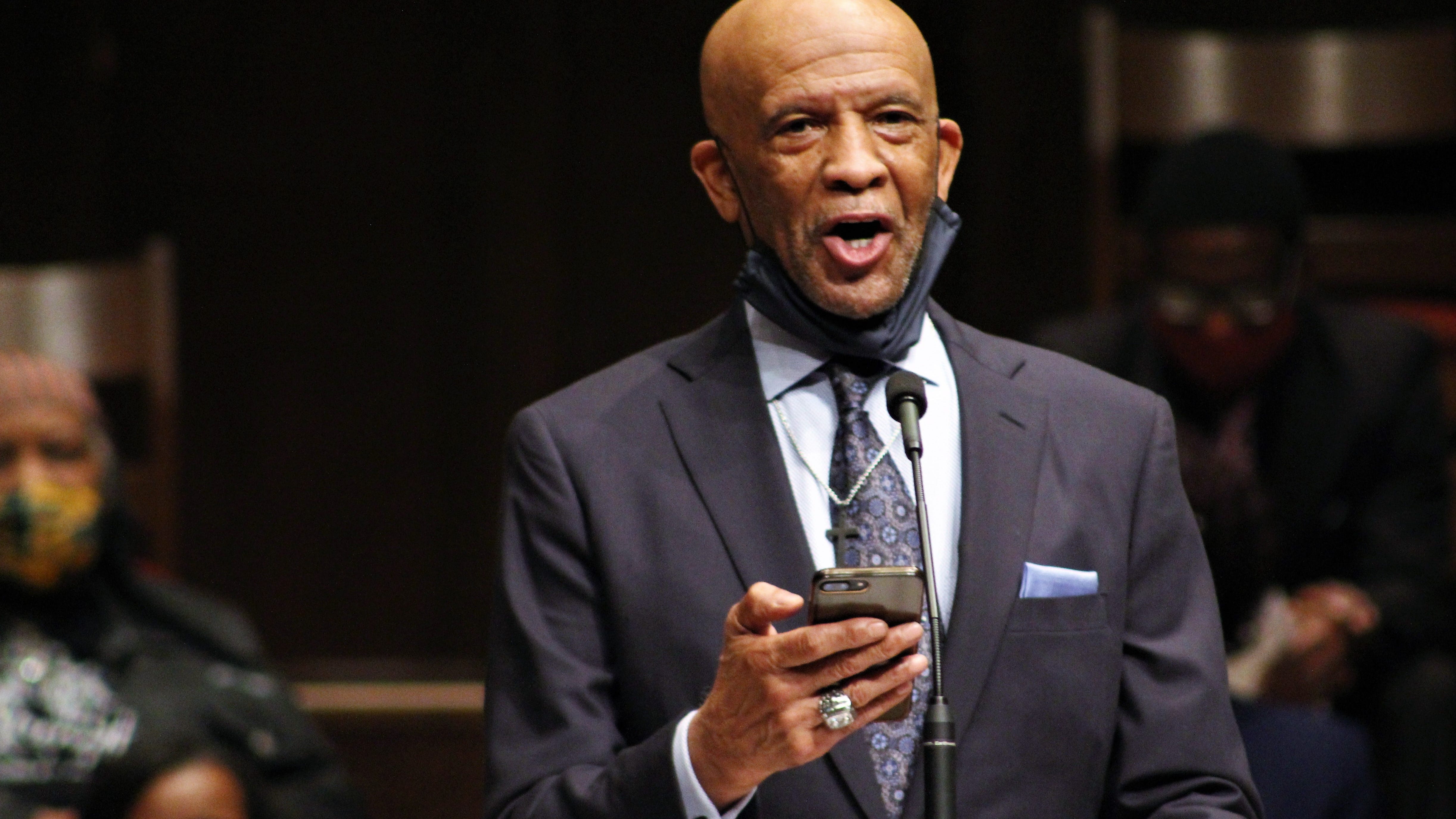 NFL legend Drew Pearson cuts perfect wrestling promo before announcing Cowboys pick