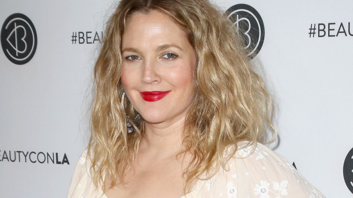 Drew Barrymore admits she's 'over' dating apps: 'I want to talk to people IRL'