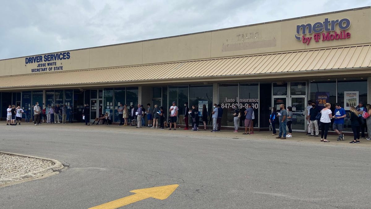 Illinois Secretary of State working to address long lines at DMVs