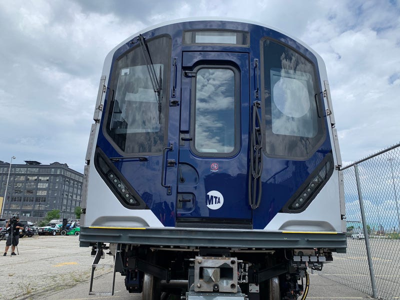 R211 train