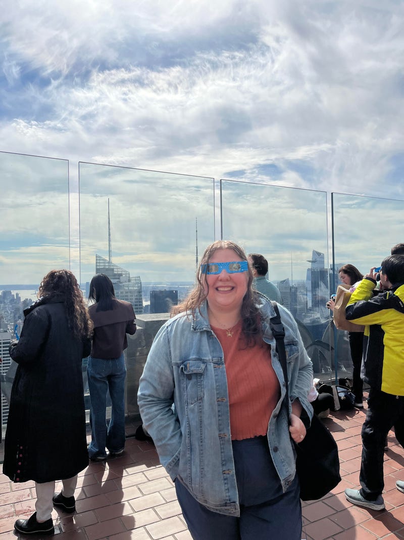 New Yorkers gather to watch the eclipse
