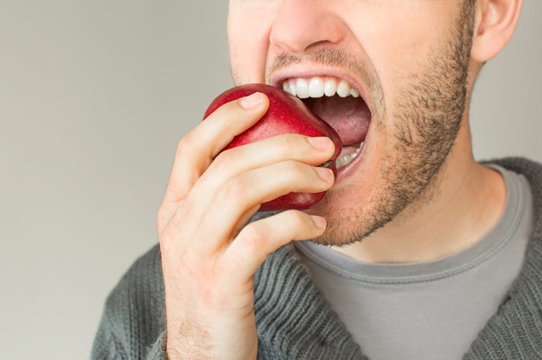 Eating_Apple