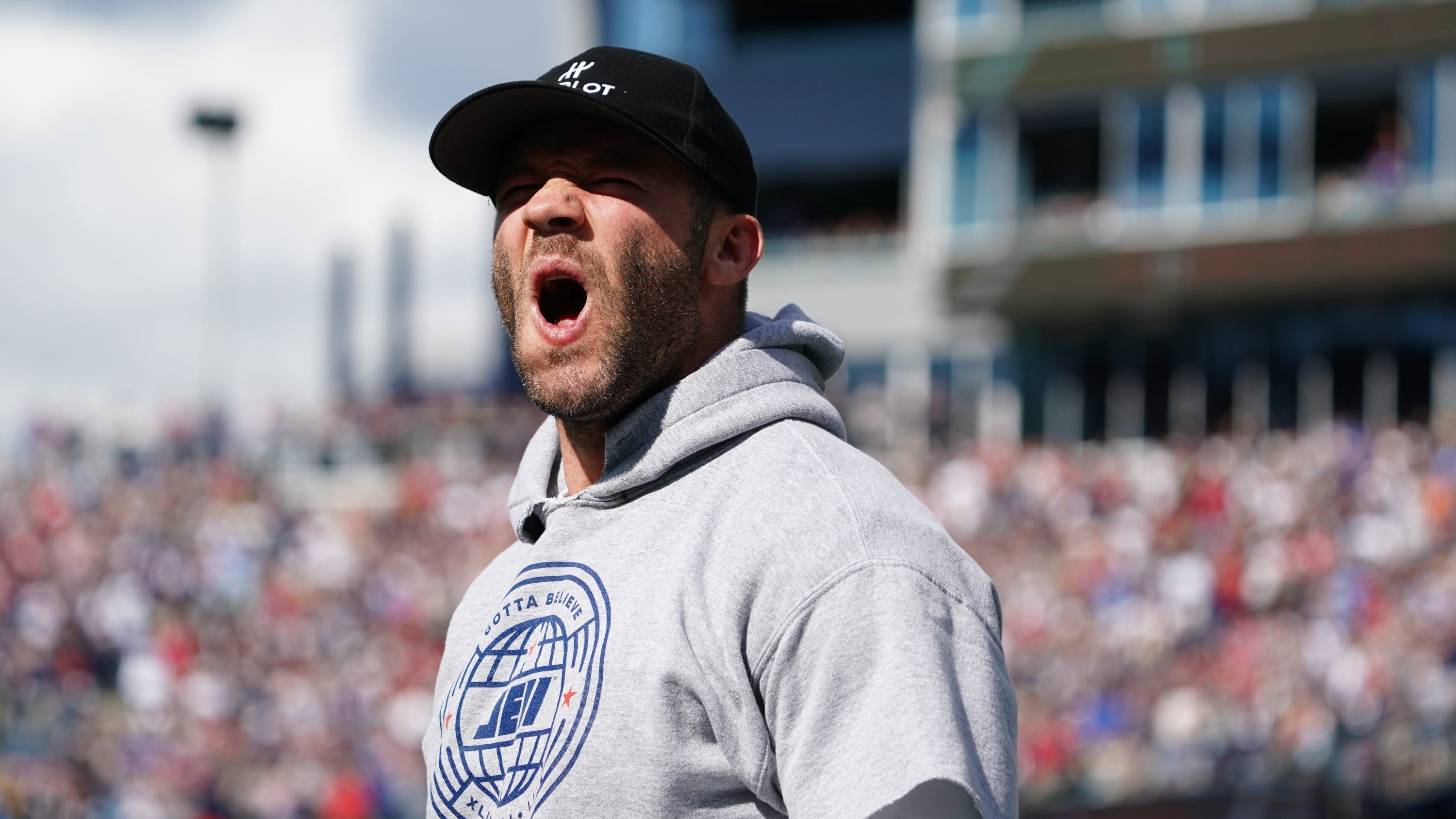 Julian Edelman says he doesn't want to play for anybody but the Patriots