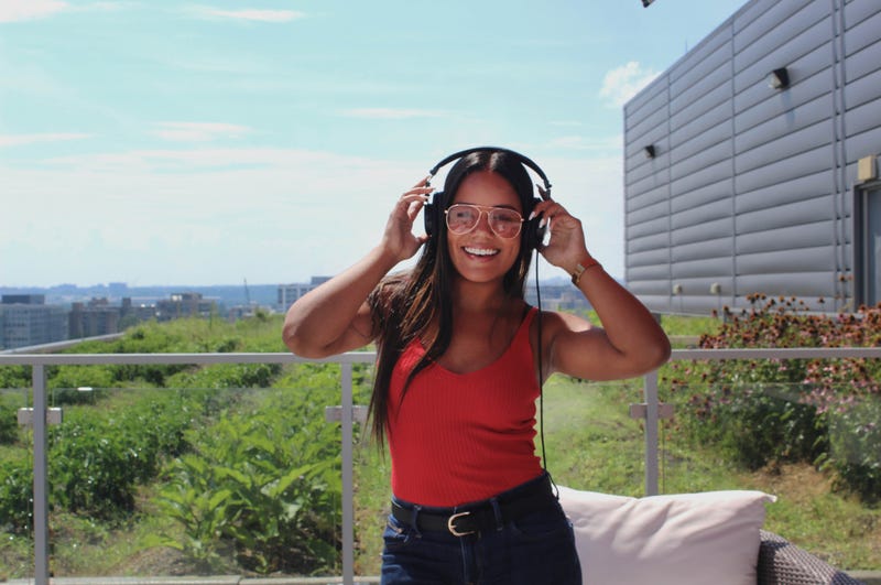El Zol 107.9 Elsa Sánchez New Music Friday