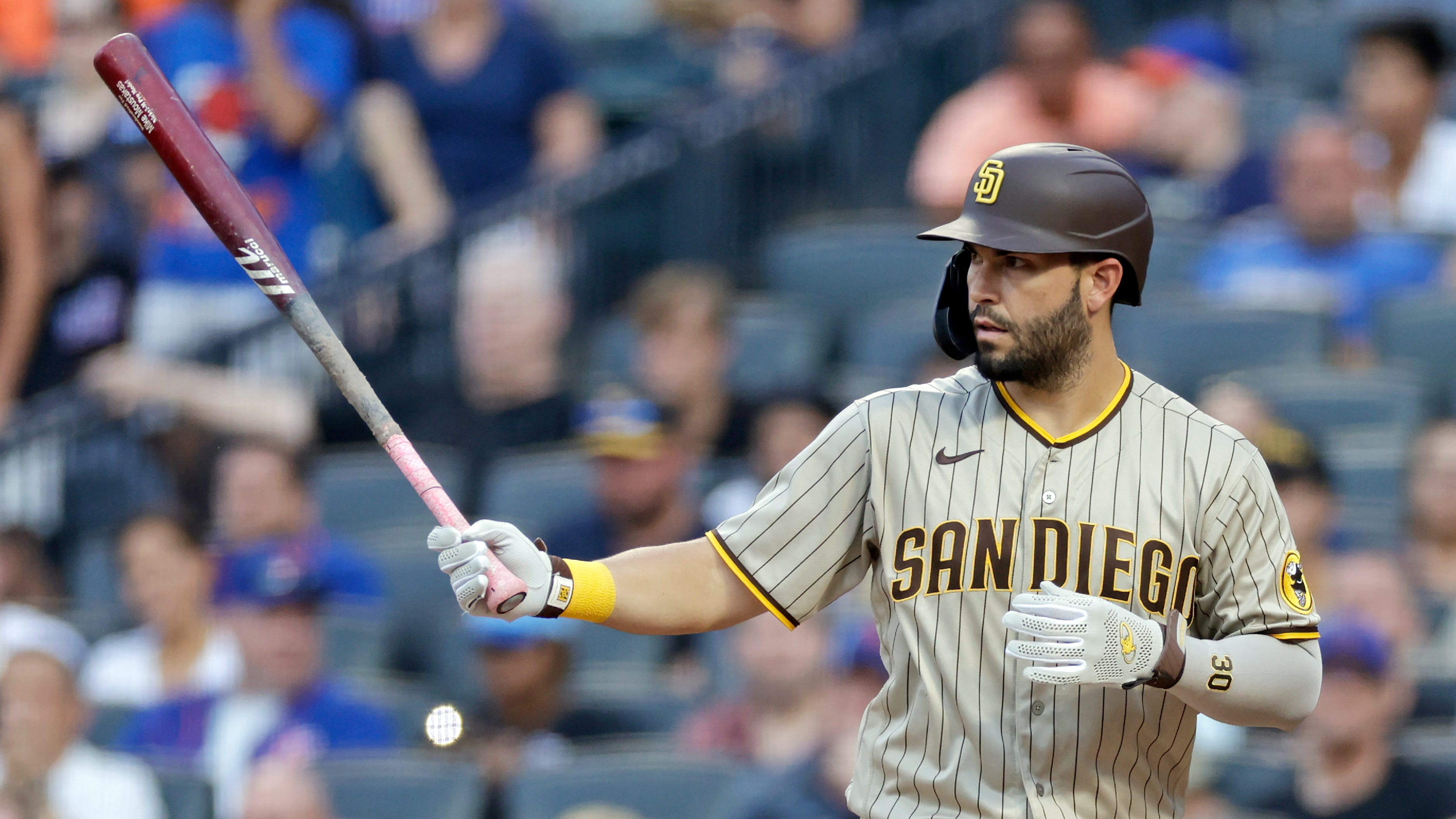 Eric Hosmer dealt to Red Sox after rejecting trade to Nationals