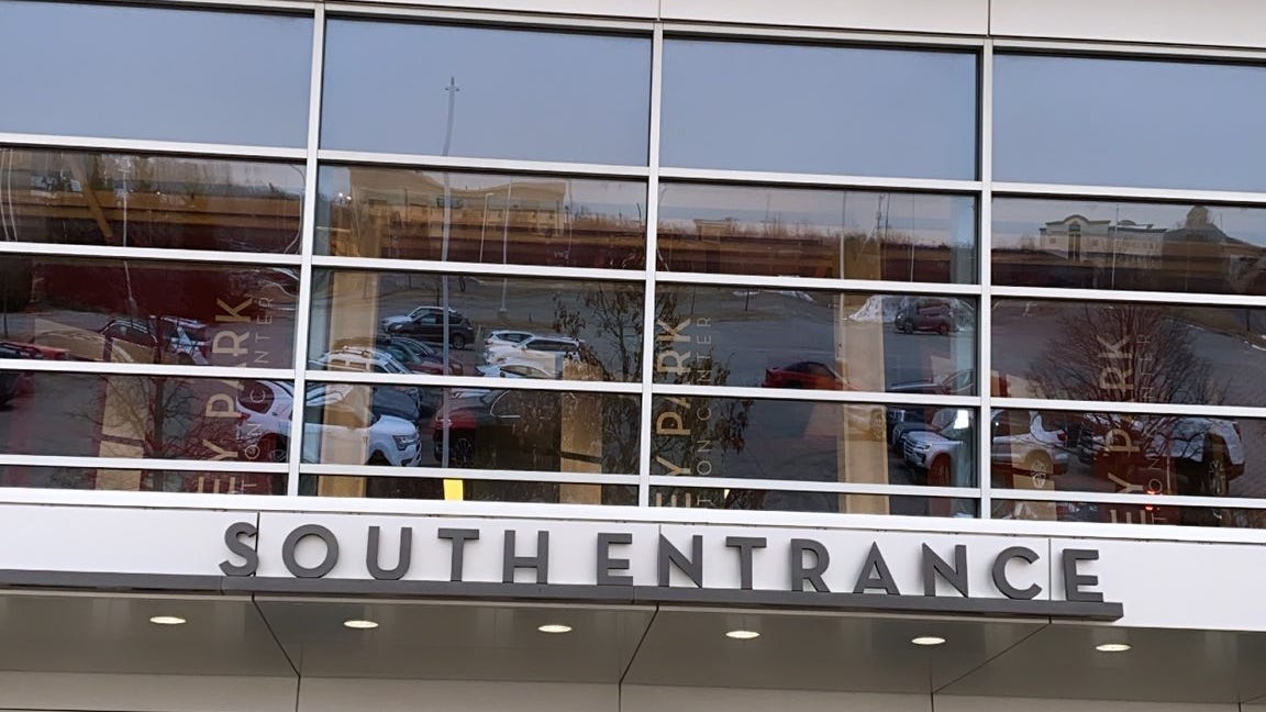 Cook County opens large vaccination site in Tinley Park; first of several to come