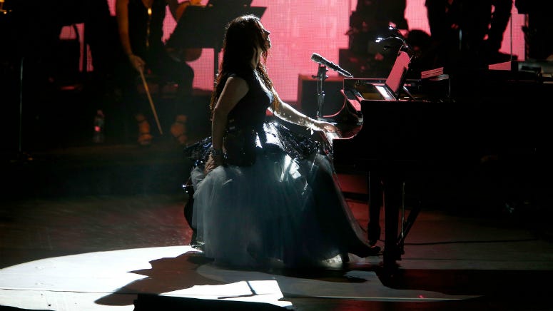 Watch Evanescence With An Orchestra