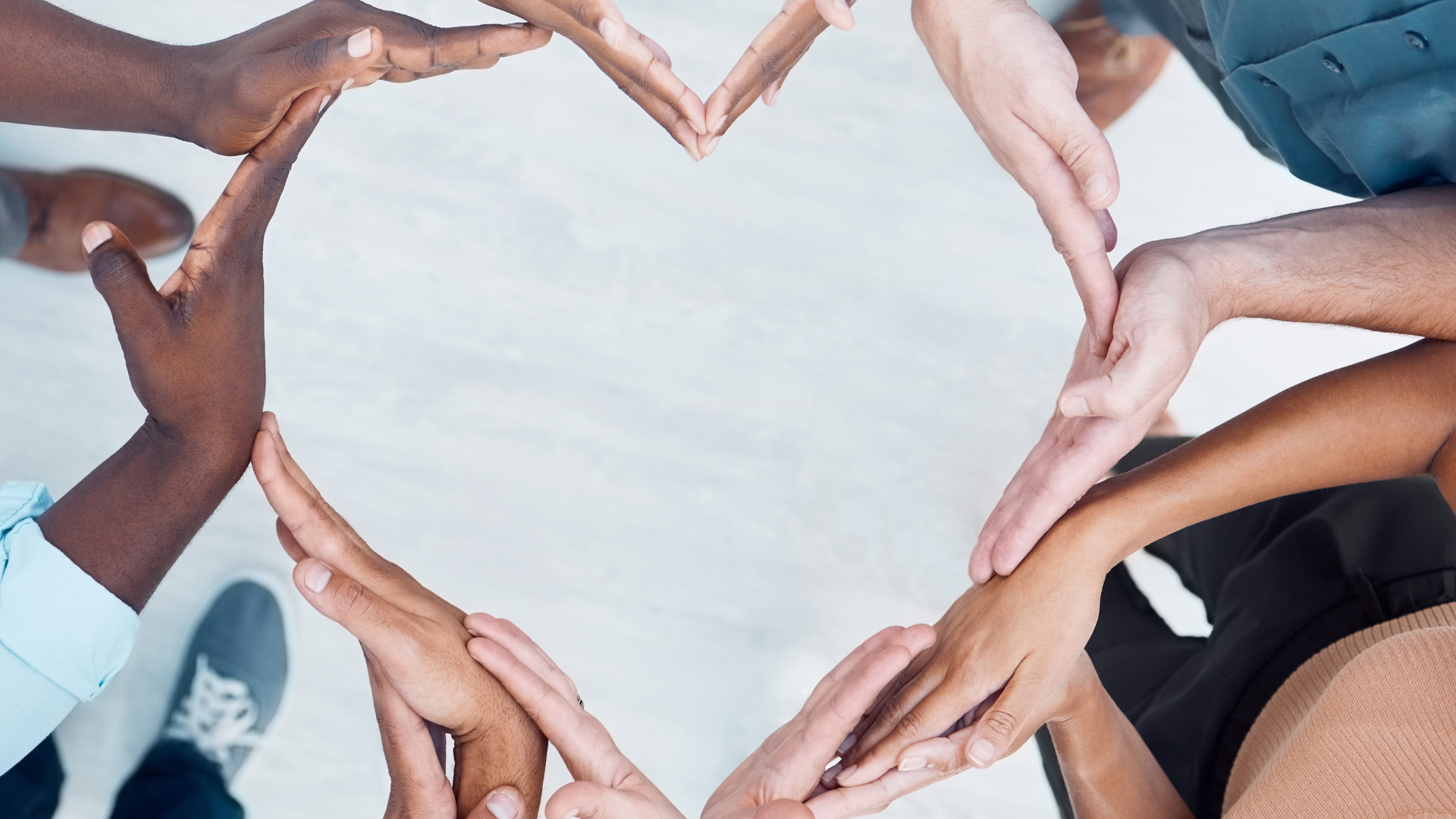 5 Ways to Celebrate “World Kindness Day" | Bee Inspired