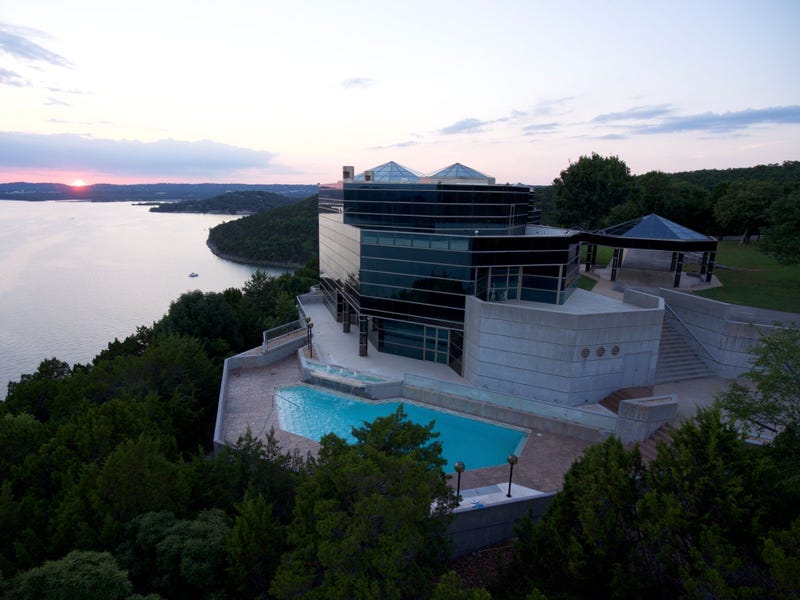 mansion