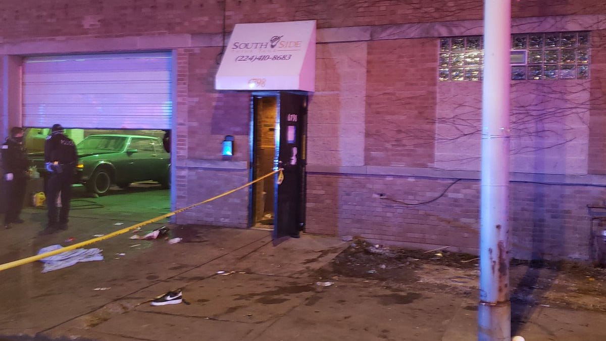 15 shot, two fatally, at overnight party at Park Manor business