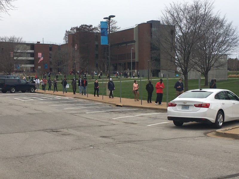 mega vaccination site in St. Louis
