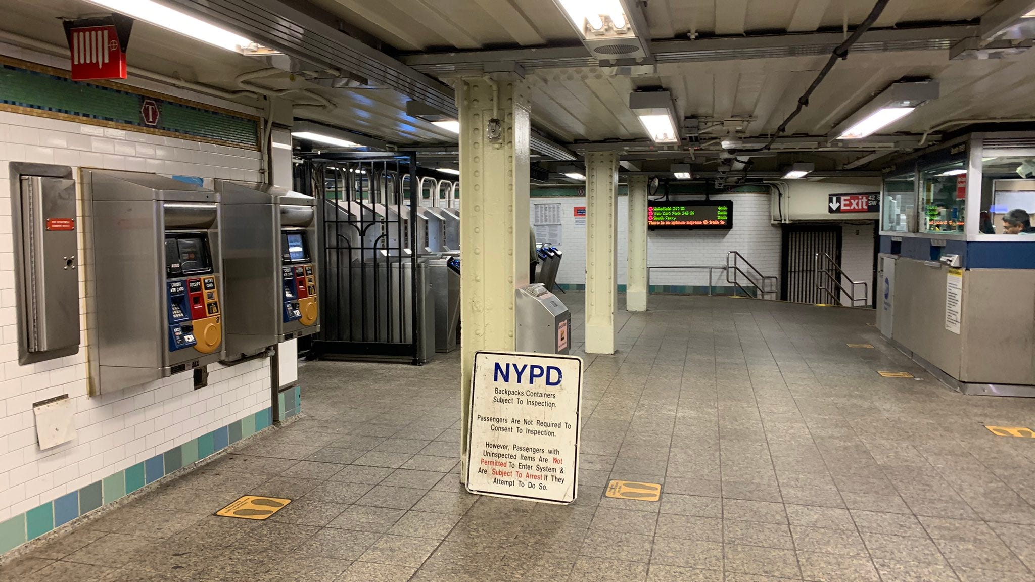 MTA survey finds fear of violence keeping some riders off subways