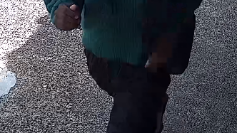 FBI hunt is on for 'sticky note bandit' who robs banks in drag