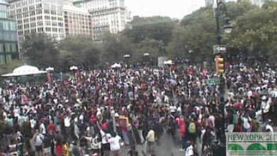 CHAOS IN UNION SQUARE: Thousands flood area over social media influencer's giveaway, promoting clashes with cops, MTA disruptions