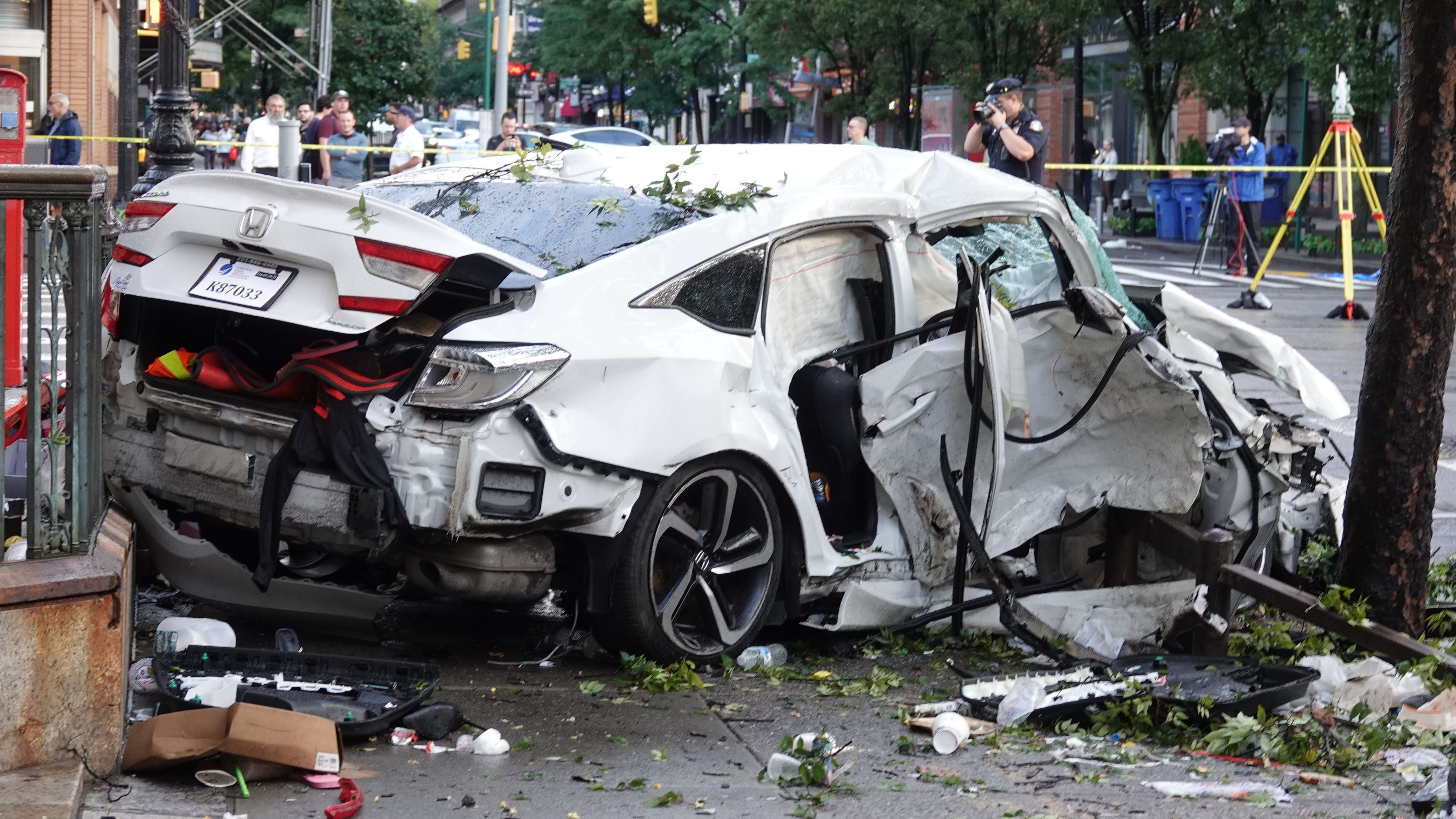 CATASTROPHIC CRASH: 1 killed, 3 injured in Brooklyn as cars shattered, stoplight launched '20 feet'