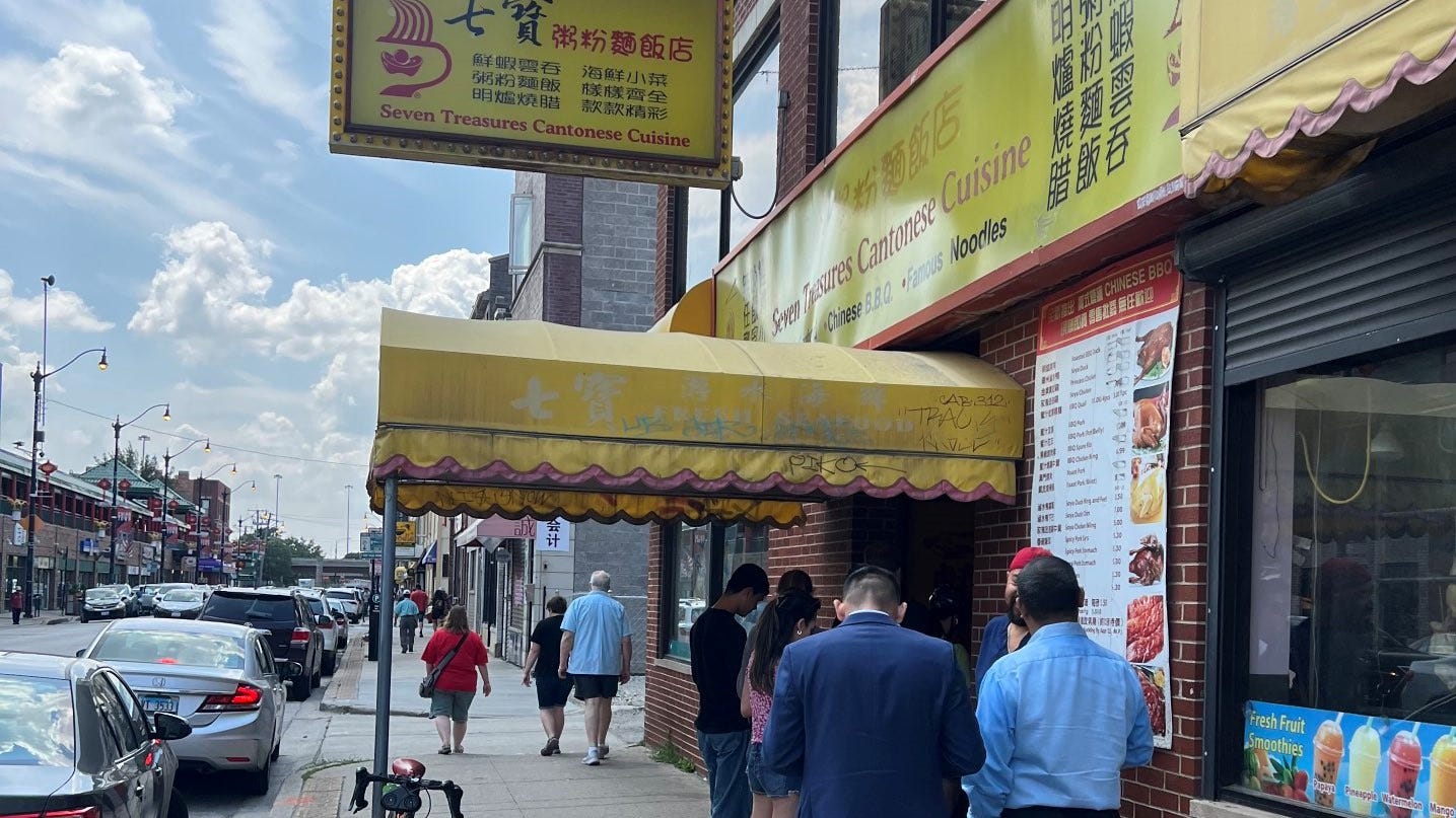 Longtime customers enjoy one last meal at beloved Chinatown restaurant Seven Treasures