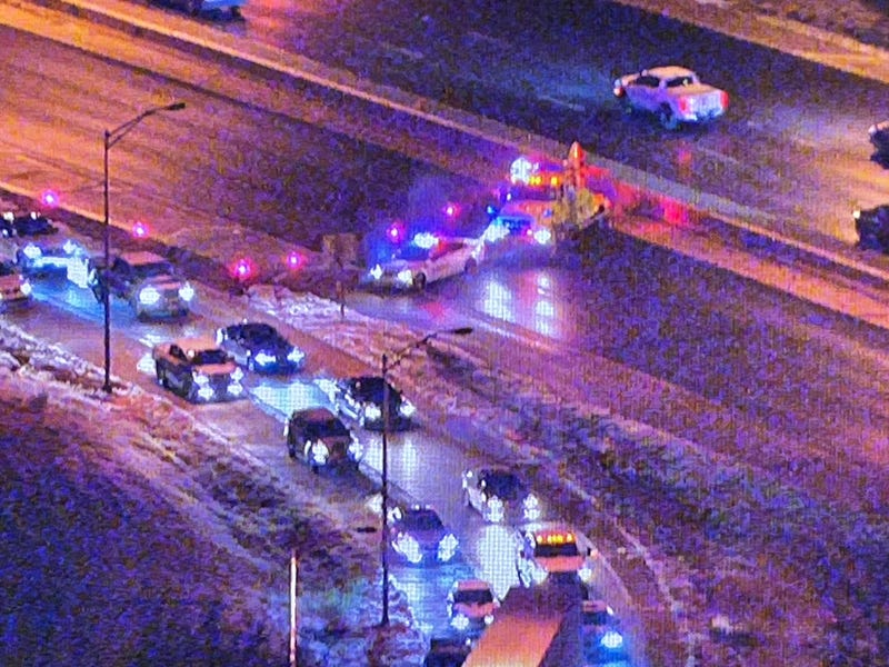 tow truck on Edens Expressway