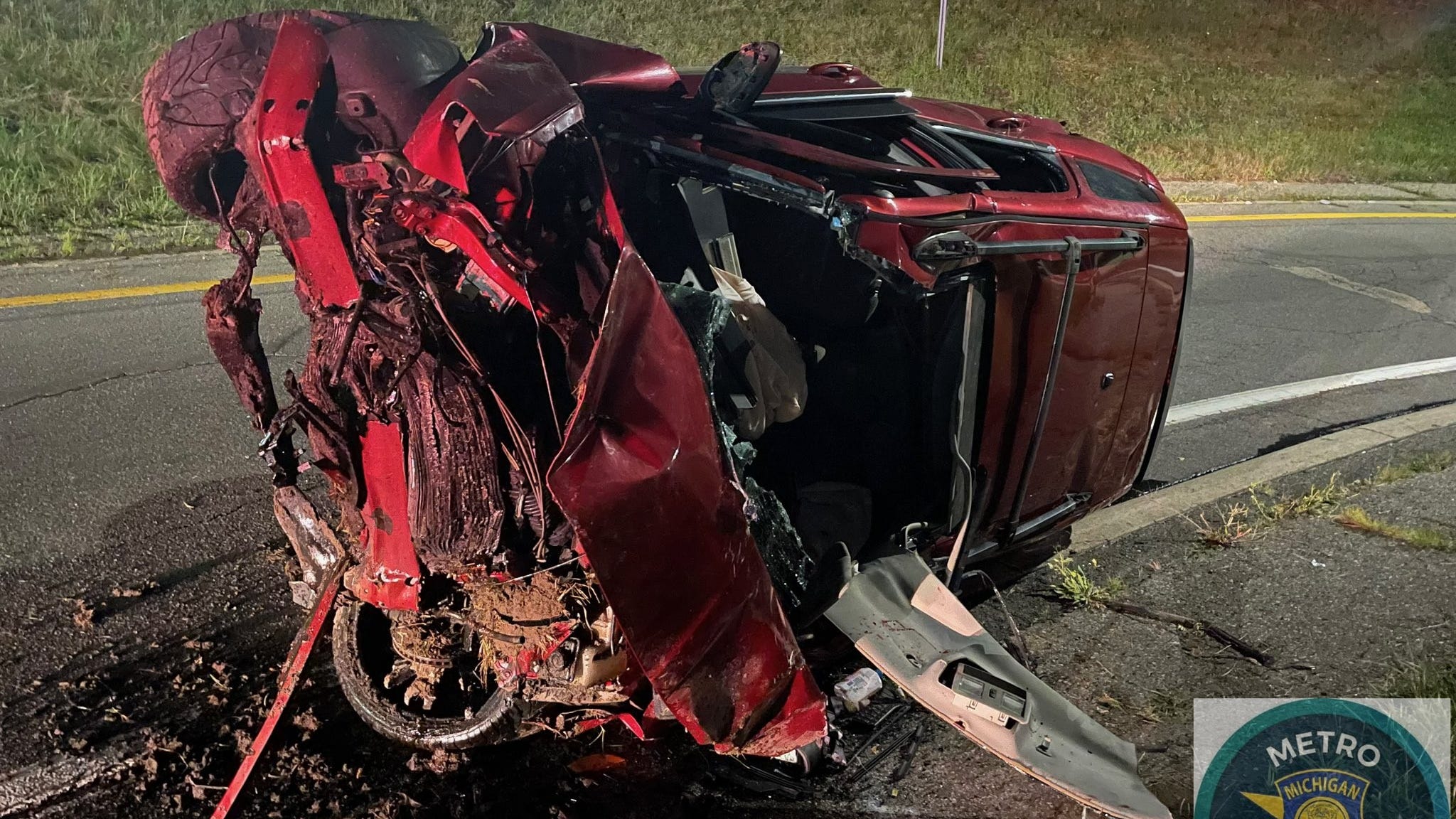 31-year-old Detroit man goes airborne before crossing over ramp and crashing into embankment on the Lodge Freeway
