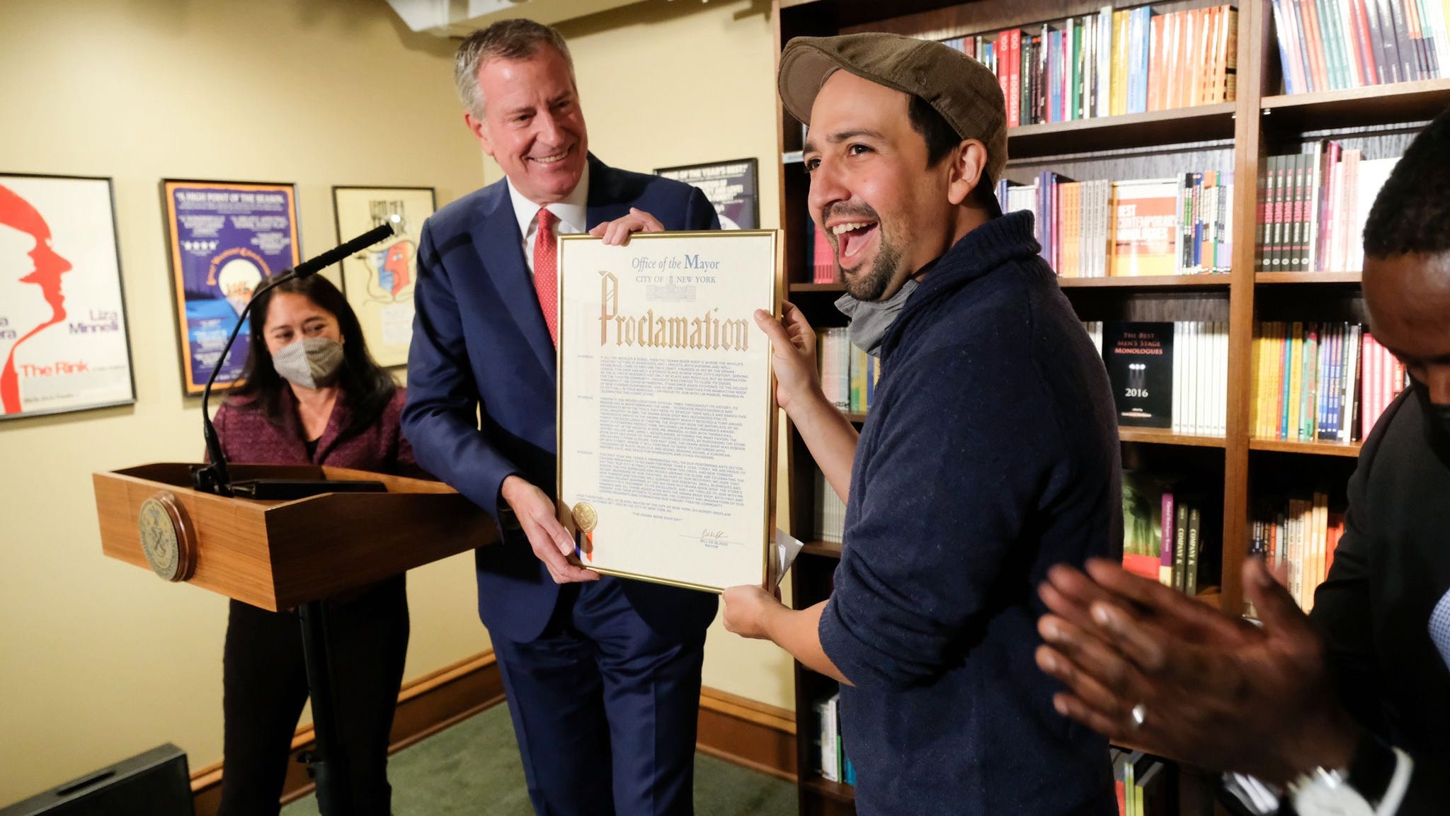 VIDEO & PICS: De Blasio honors Lin-Manuel Miranda, proclaims 'Drama Book Shop Day'