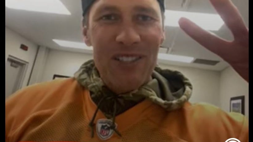High school hoops team texts wrong number, ends up FaceTiming with Tom Brady, Bucs