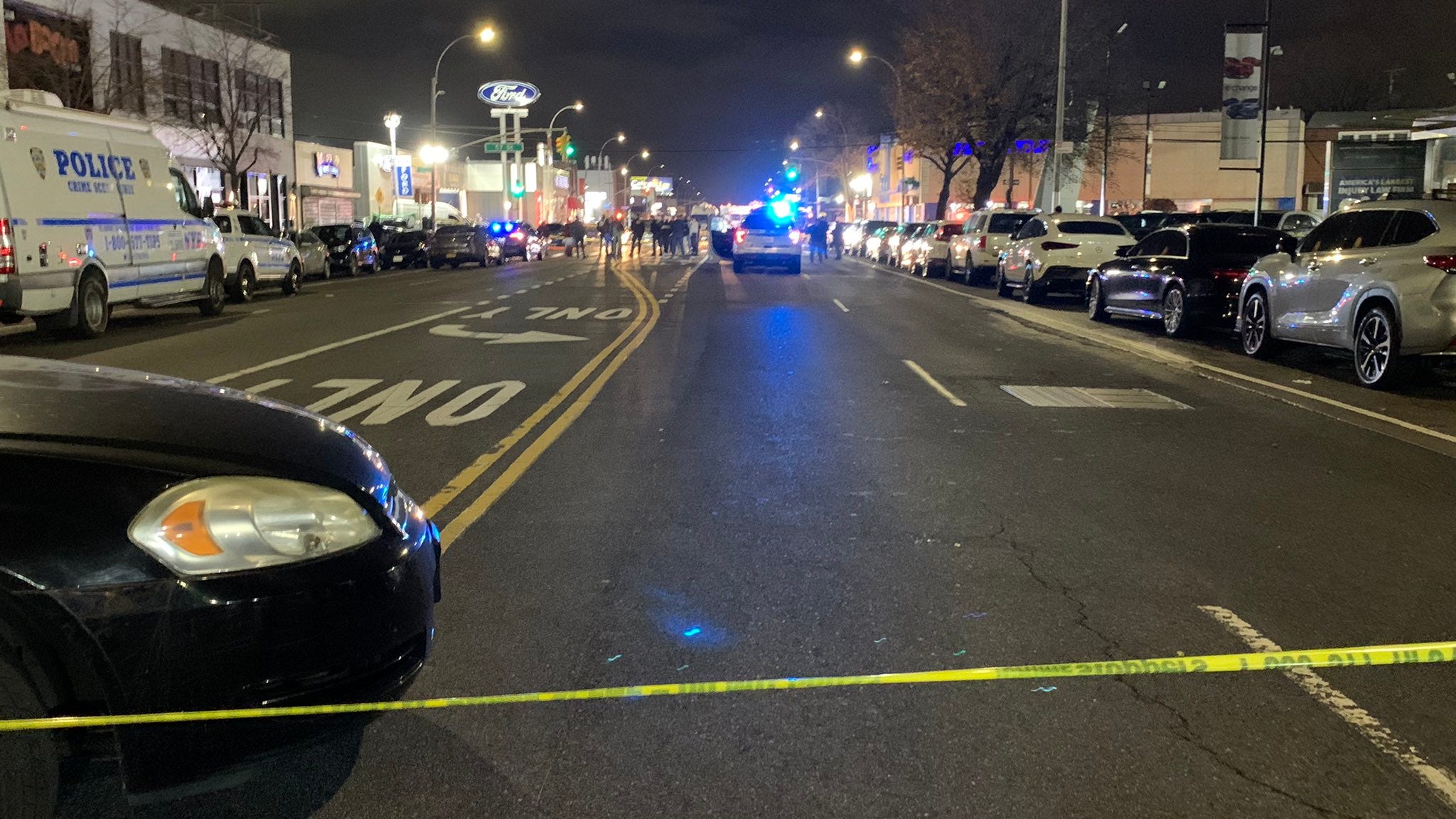 Off-duty NYPD lieutenant 'lucky to be alive,' suspect killed in shooting outside Queens club