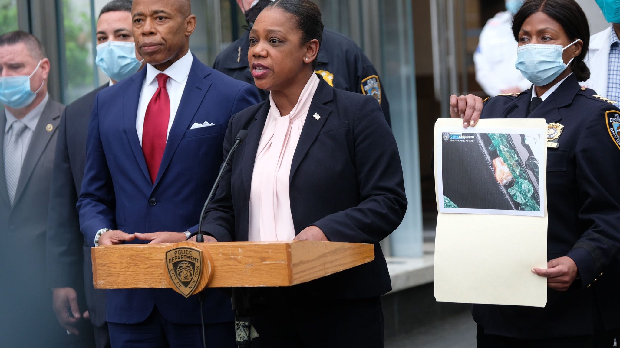 Police officer shot in head while sleeping in car at Harlem precinct: NYPD