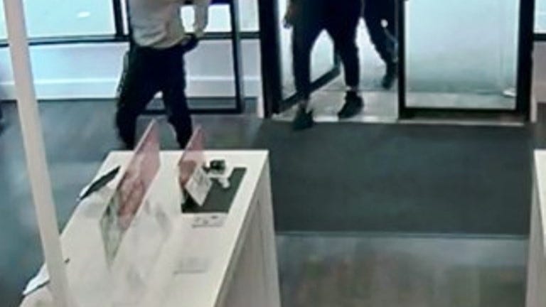 VIDEO: Police searching for trio who robbed NYC T Mobile stores 7 times in 1 month