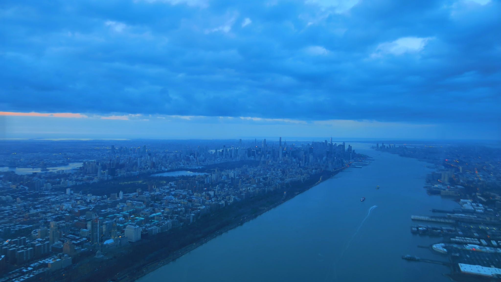 NYC breaks record-high temp before wild windy weather, gusts may top 50 mph