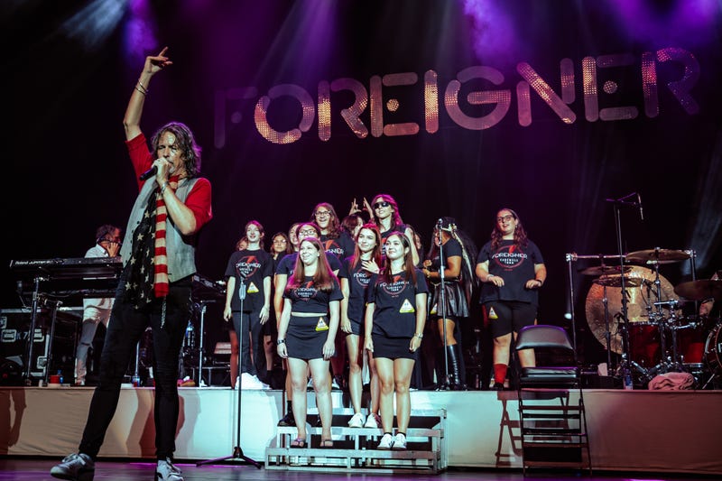 Hatboro-Horsham High School, B101's Christmas Choir (in July) Champions performs with Foreigner