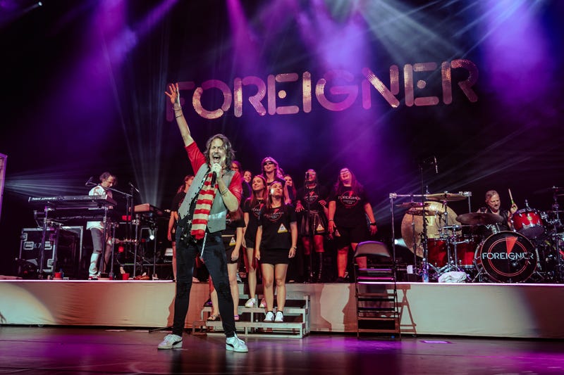 Hatboro-Horsham High School, B101's Christmas Choir (in July) Champions performs with Foreigner