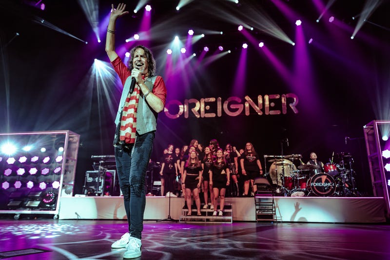Hatboro-Horsham High School, B101's Christmas Choir (in July) Champions performs with Foreigner