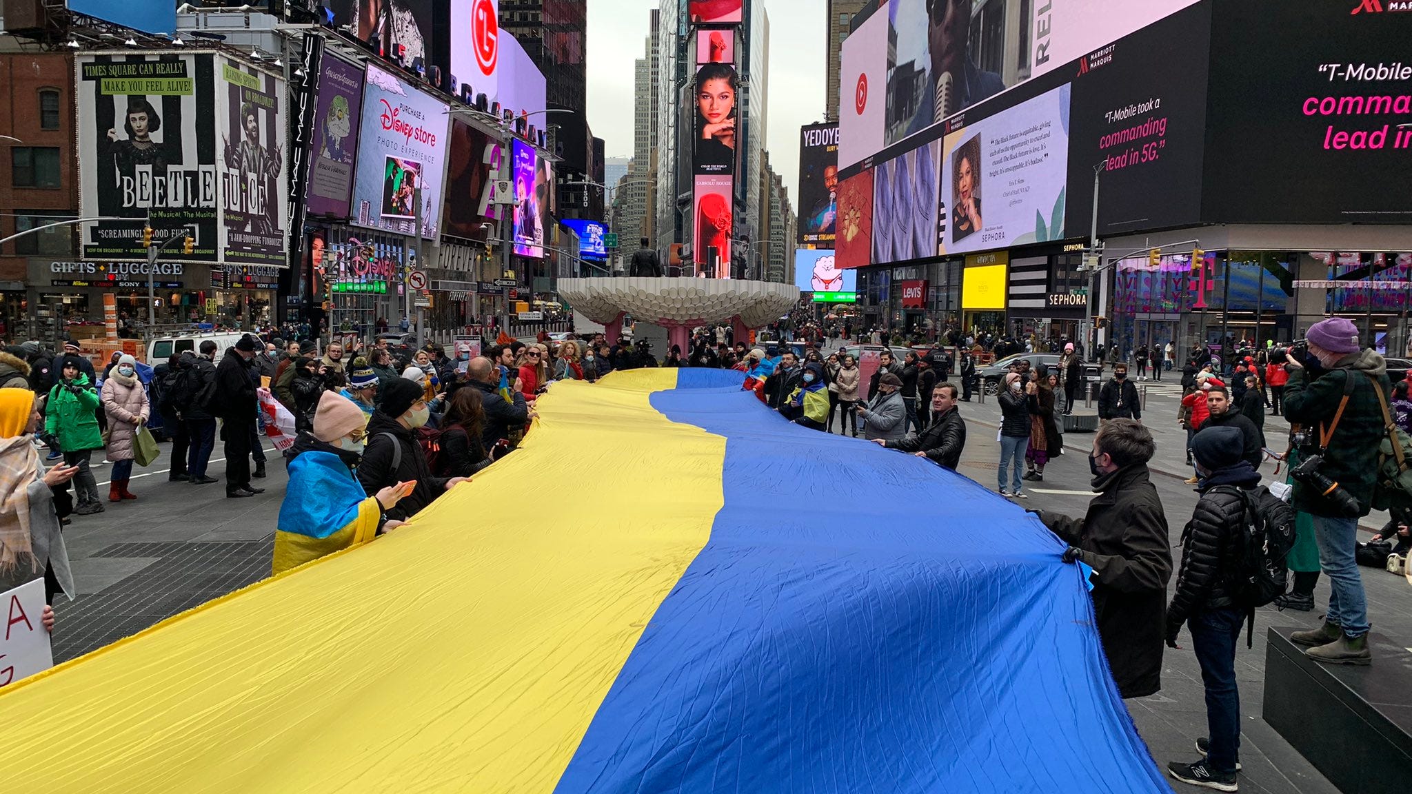 WATCH: Pro-Ukraine protesters hold Times Square rally, march after Russian invasion