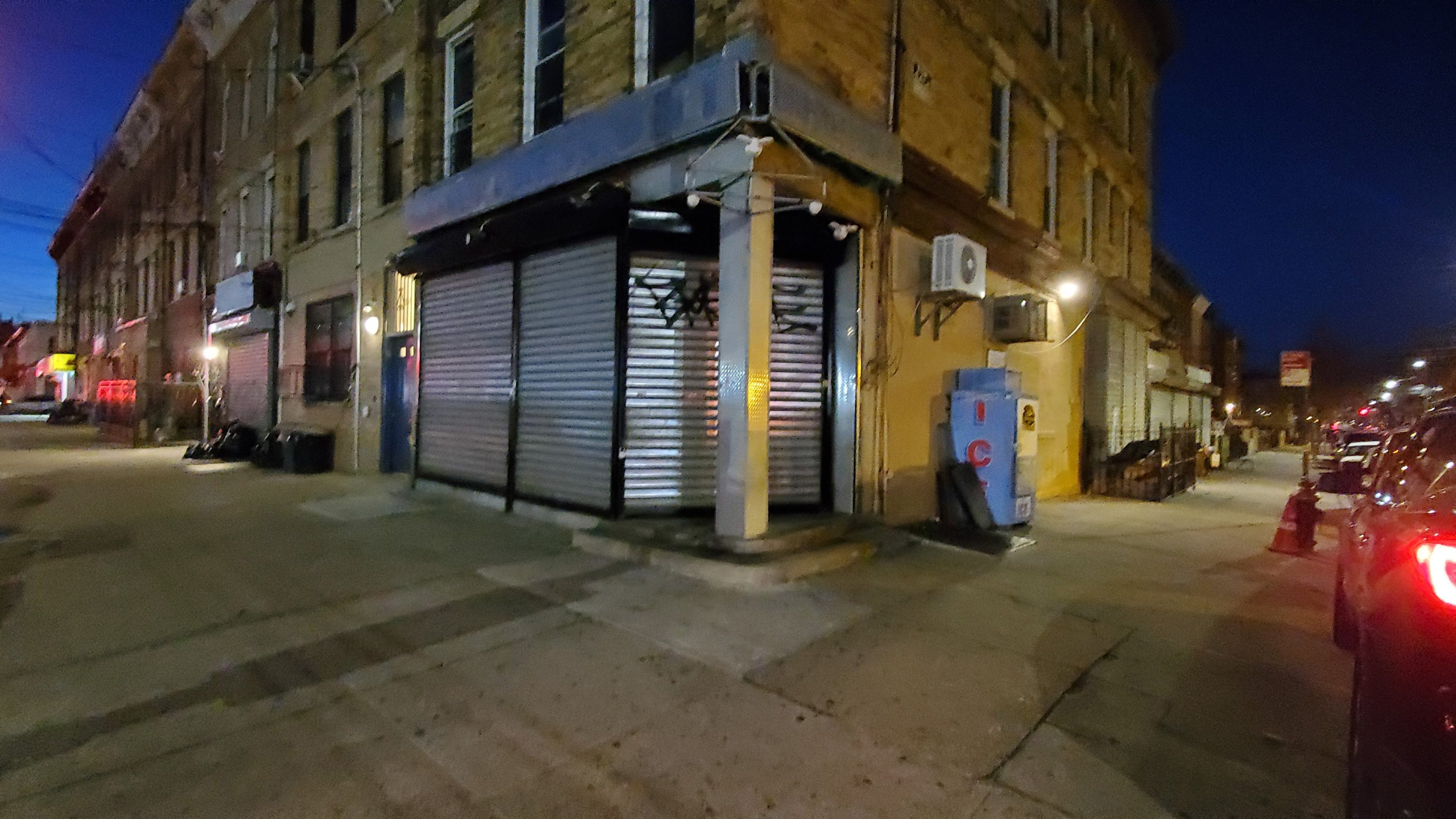 Man, 28, shot in head inside Brooklyn deli, gunman sought: police