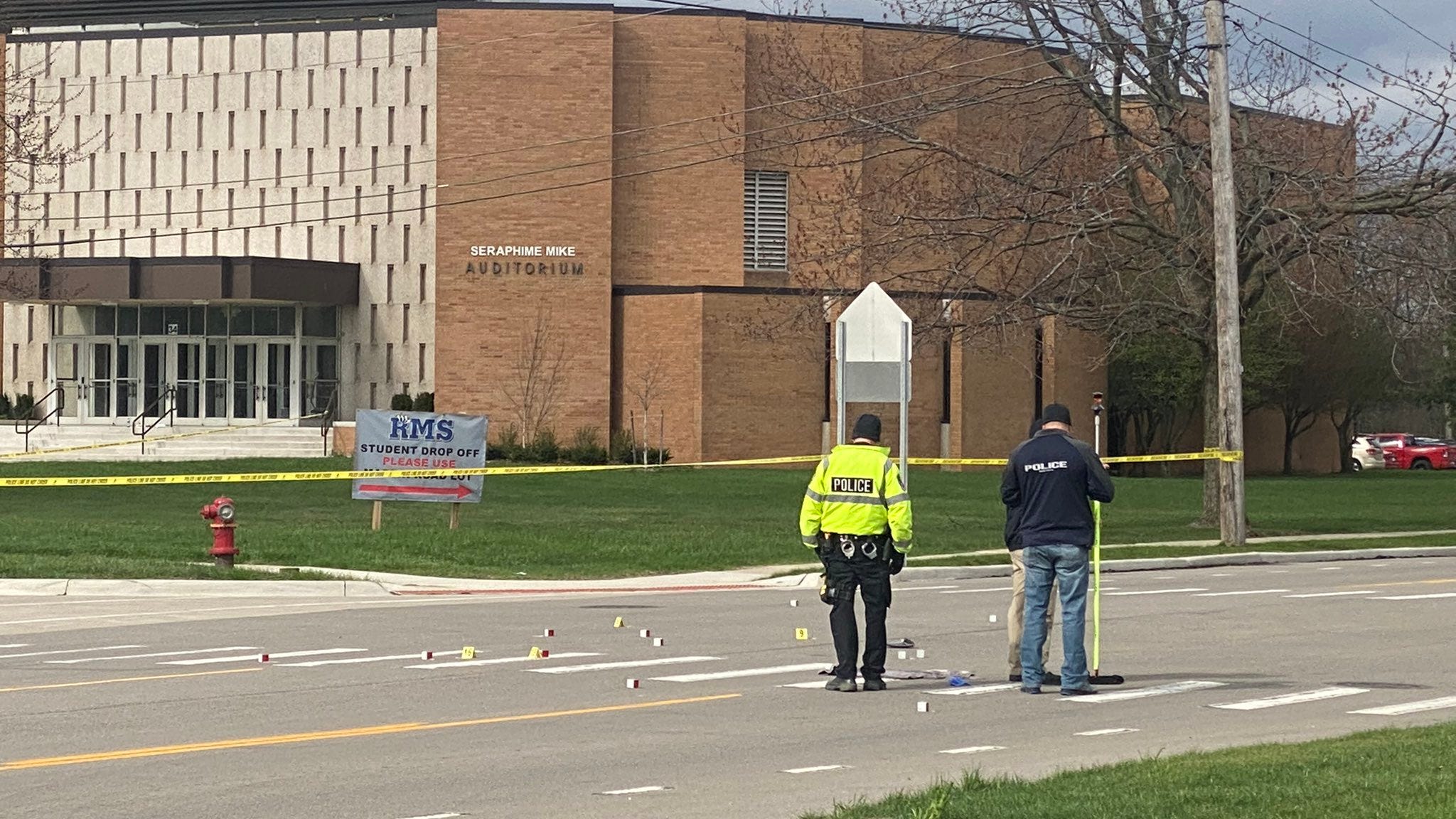 12-year-old Roseville girl hospitalized with severe injuries after getting hit by car