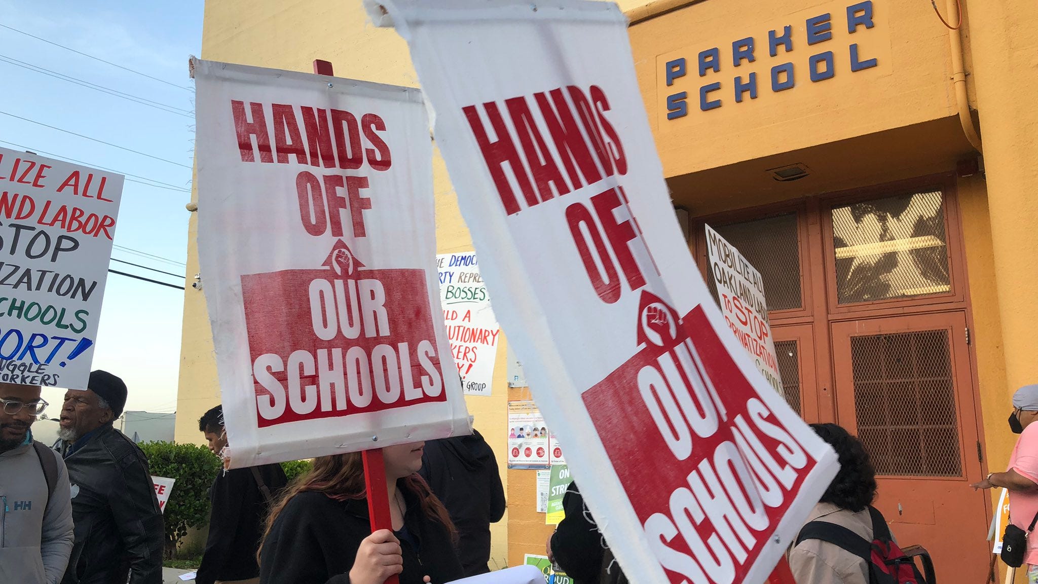 Hundreds of Oakland teachers strike over potentially massive school closures