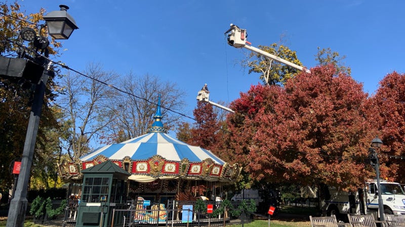 The light show will occur every half-hour from 5 p.m. until closing. Paired with the show will be a soundtrack full of fan-favorite Christmas tunes. The site will also offer fire pits, seasonal foods, hot beverages, and brand new this year: street curling.