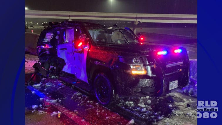 2 Fort Worth officers hospitalized after 18-wheeler crashes into patrol car