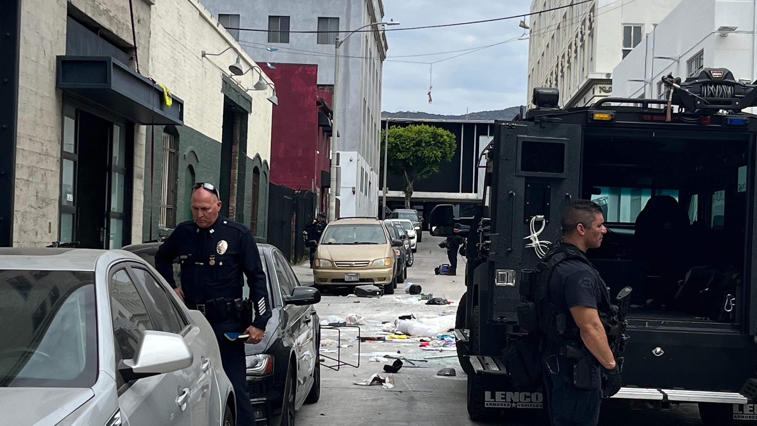 Man arrested after firing gun at Hollywood Farmers' Market from balcony