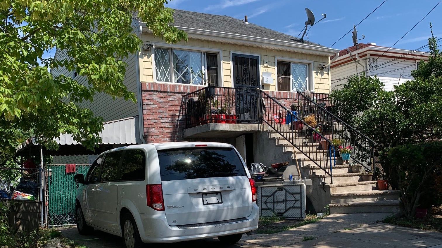 NYPD ID's boy, 14, fatally shot in back in driveway of Queens home: NYPD