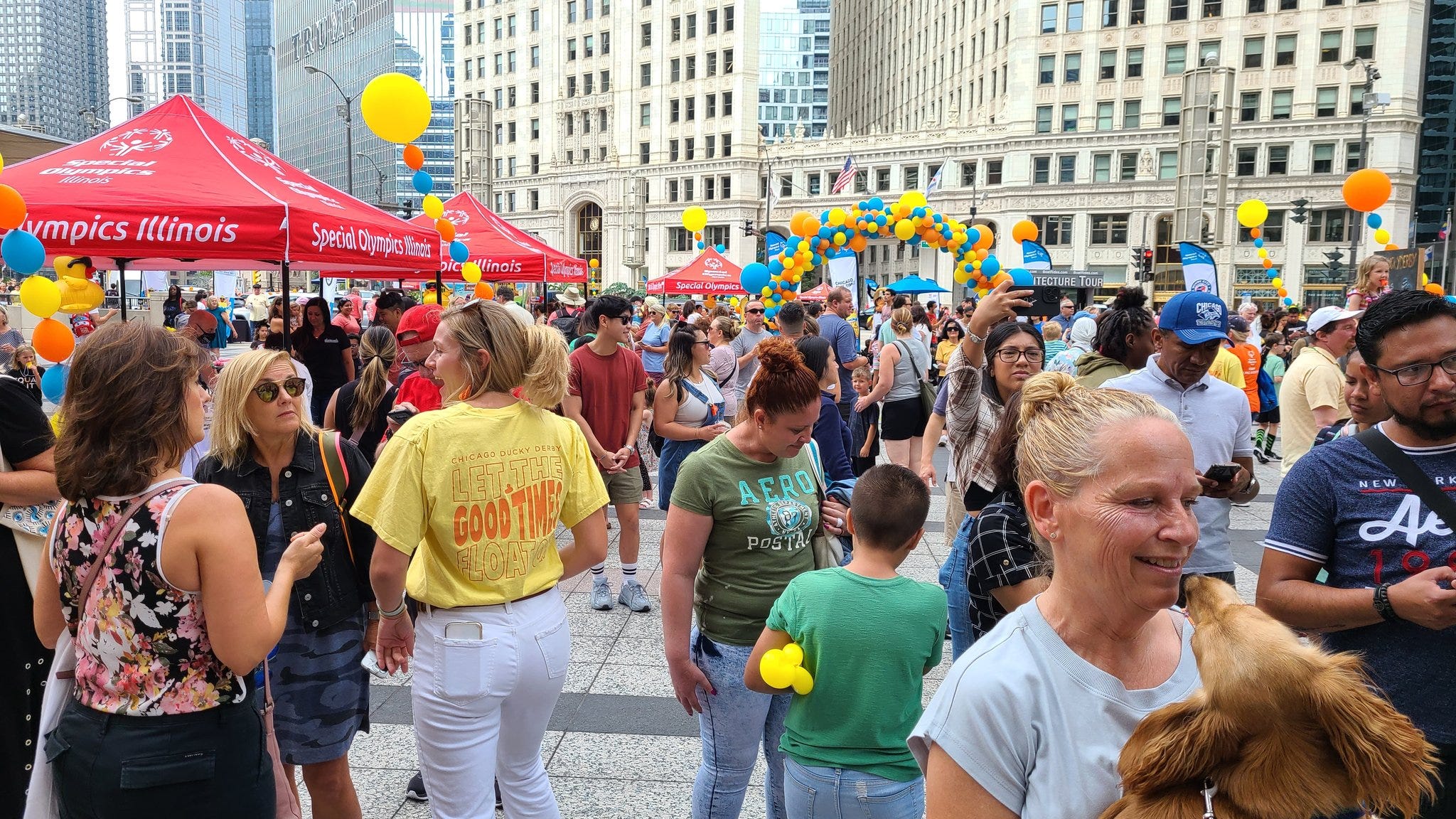 Annual rubber duck race along Chicago River raises record $450,000 for Special Olympics